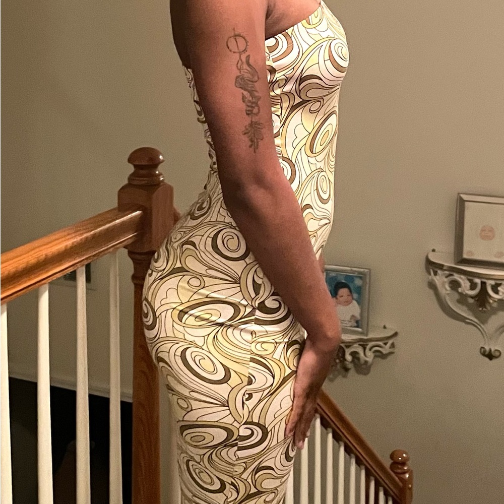 Abstract Patterned Strapless Dress - Picture 5 of 8